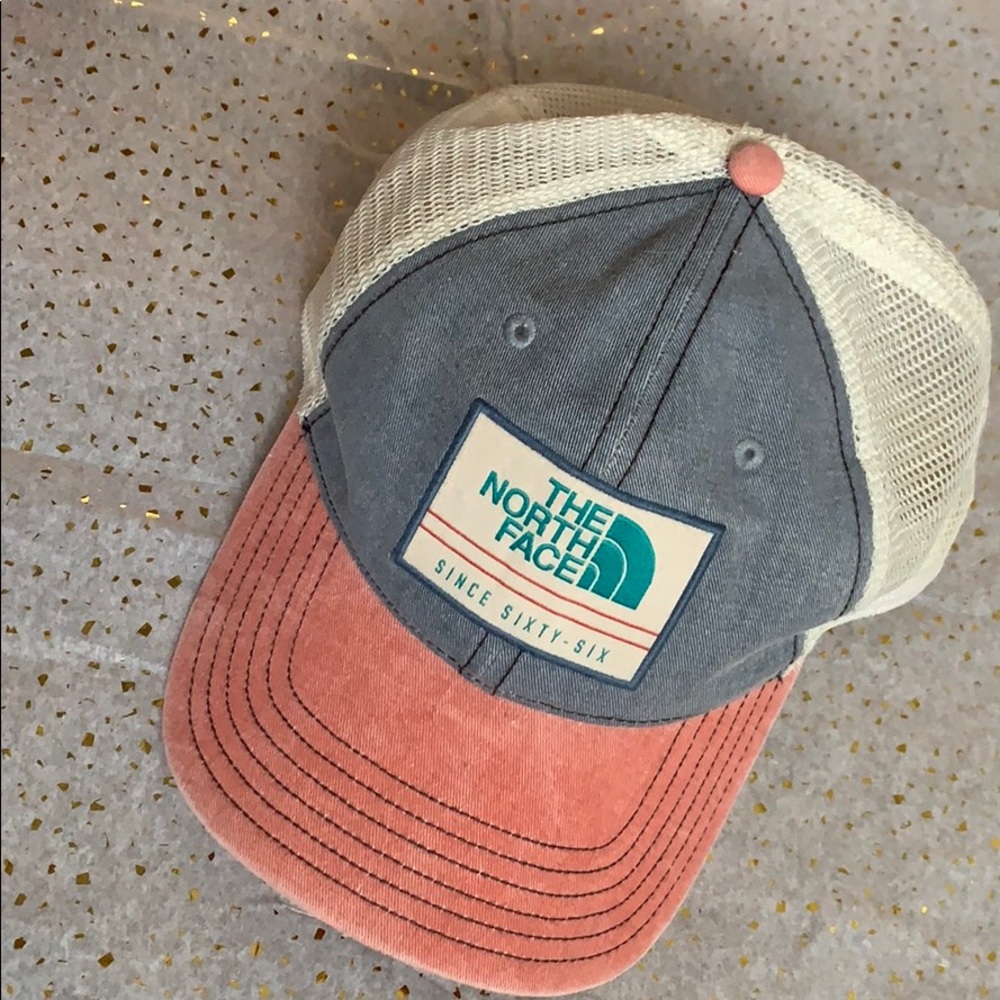 The north face hat 🌟